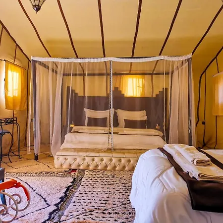 Desert Camp In Zagora - Camel Ride - Easy & Affordable Stays Exterior photo
